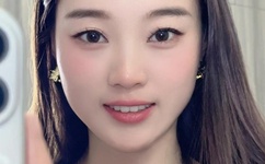 男议员会上直播洗澡